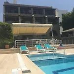 Stone Hotel *